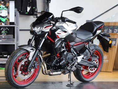 Carenados Moto Kawasaki Ninja Z650 2020-2023 - Negro Plata Rojo Fabricantes