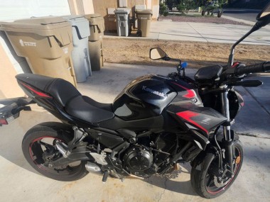 Carenados Moto Kawasaki Ninja Z650 2020-2023 - Negro Rojo Fabricantes