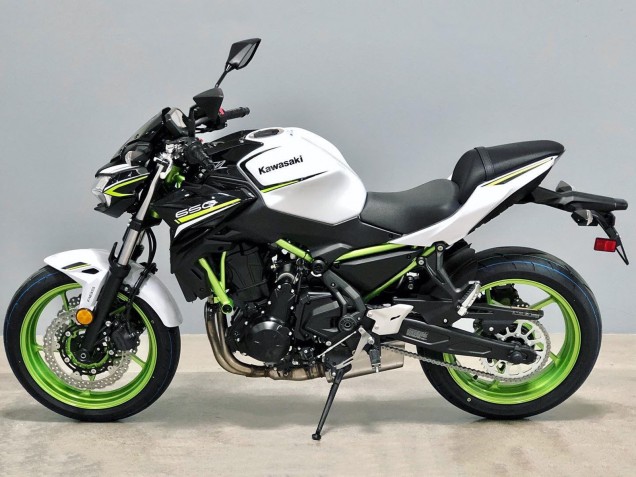 Carenados Moto Kawasaki Ninja Z650 2020-2023 - Blanco Negro Verde Fabricantes