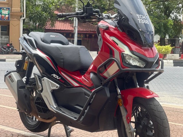 Carenados Moto Honda ADV150 2018-2021 - Rojo Blanco Negro Fabricantes